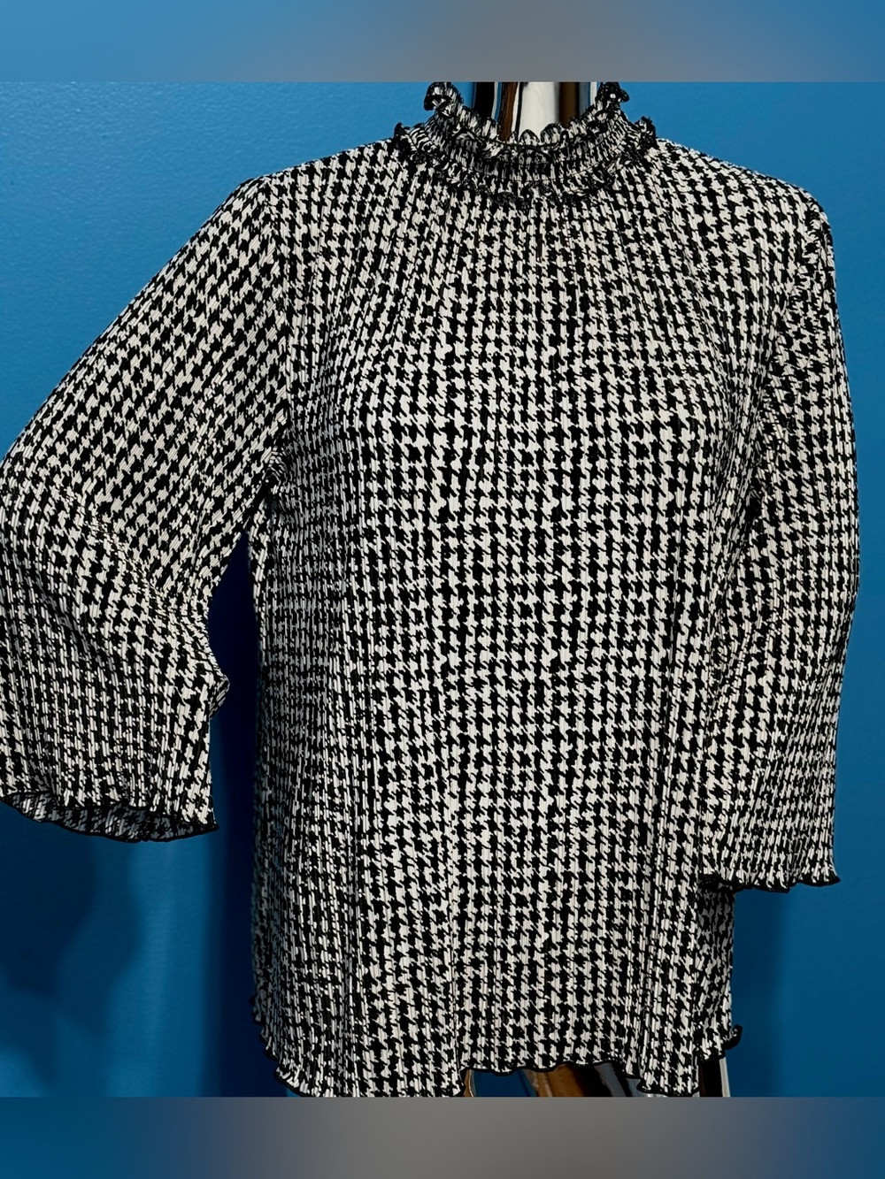 Black & White Houndstooth Smocked-Neck Blouse M